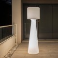 lampa tarasowa w kształcie lampy z abażurem