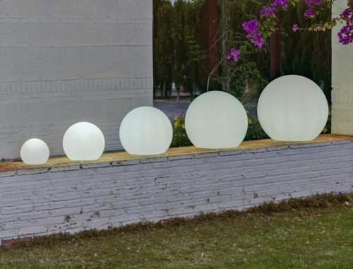 lampa na taras LED w kształcie kuli