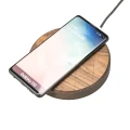 łądowarka indukcyjna drewniana circle orzech4.jpg