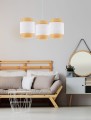 lampa z ratanowymi abażurami
